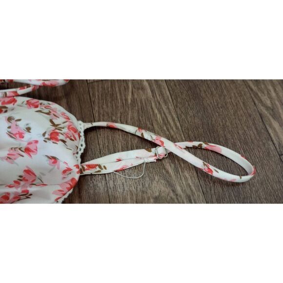 Princess Polly short sleeveless, crop  top. Size 6 - Picture 3 of 5